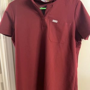 Small figs maroon maternity top